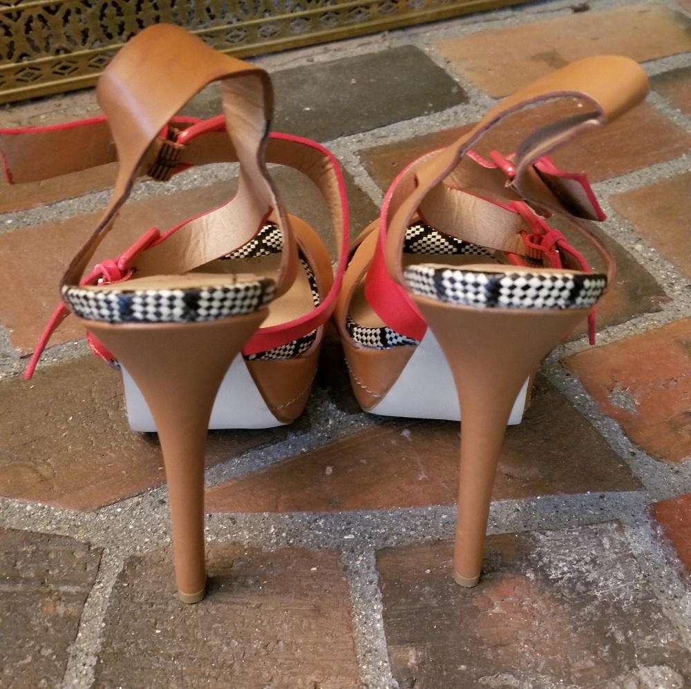 Shoes - Picture 5 of 7